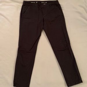 Charcoal grey Gap Skinny Mini pants, size 8